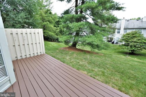 24 Dorset Ct, Princeton NJ  08540-7054 exterior