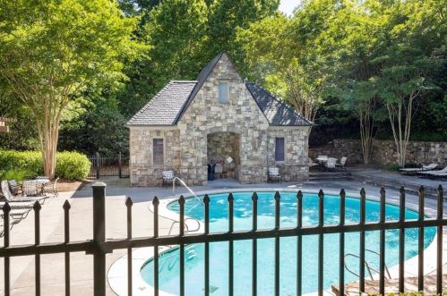1750 High Trl, Atlanta GA  30339-5617 exterior