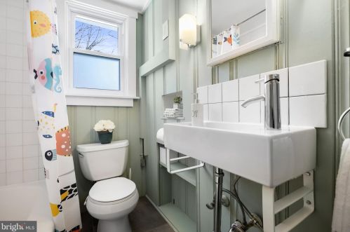 244 Hopkins Ave, Haddonfield NJ  08033-1409 exterior