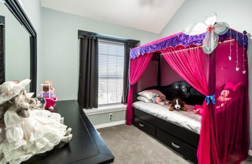 1025 Crk Bnd, Carrollton TX 75007-2787 exterior