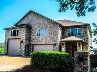 48 King Cir, Branson, MO 65616-7998