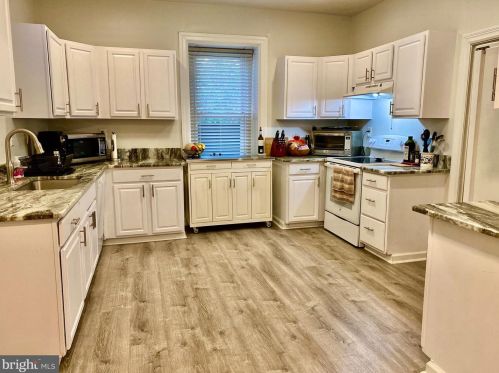 1901 63rd St, Philadelphia PA 19151-2607 exterior