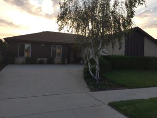 1741 Beaufort Dr, Oxnard, CA 93033-4054