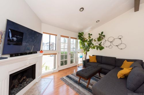 4642 Utah St, San Diego, CA 92116-3169
