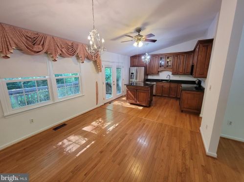 6684 Old Blacksmith Dr, Springfield VA  22015-4137 exterior