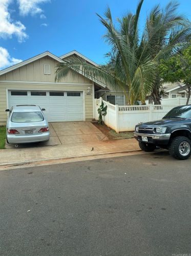 87-1025 Kaihoolulu St, Nanakuli, HI 96792