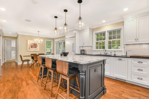 31 Hollow Tree Pl, Wilton CT  06897-2314 exterior