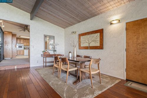 26233 Clover Rd, Hayward, CA 94542-1311