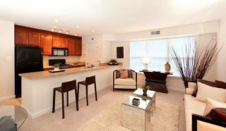 1717 26th St, Arlington VA  22206-2927 exterior