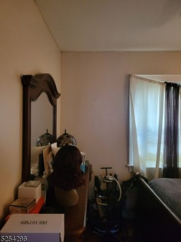 30 42nd St, Irvington, NJ 07111-1254