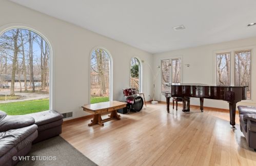 3155 Deerfield Rd, Bannockburn IL  60015-3768 exterior