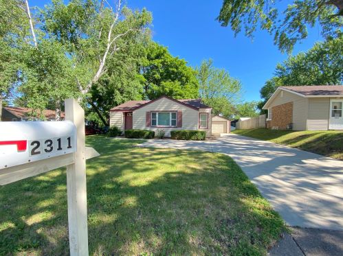 2311 Holloway Ave, Saint Paul MN  55109-4004 exterior