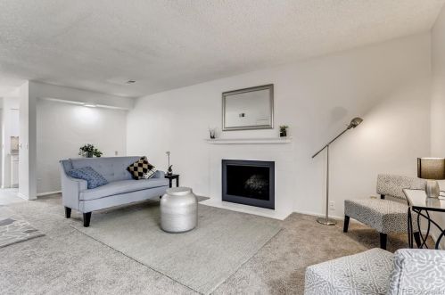 916 Peoria St, Denver, CO 80011-6202