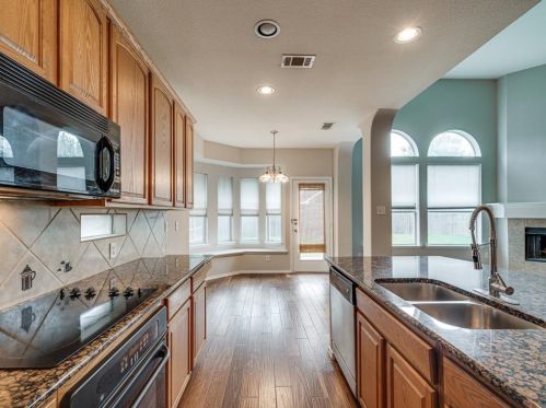 8313 Rolling Rock Dr, Fort Worth TX  76123-1891 exterior