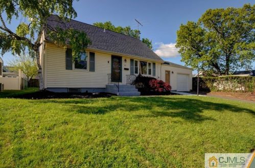51 Warner St, Perth Amboy, NJ 08863-2034