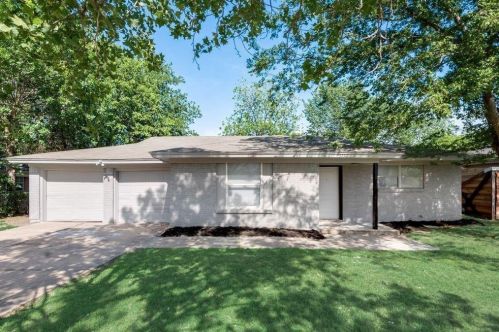 3332 Mesquite Rd, Fort Worth TX  76111-6332 exterior