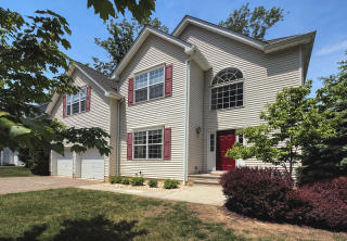 6 Bowers Dr, Hackettstown, NJ 07840-4851