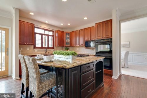 129 Alpine Dr, Leesburg, VA 20175-6127