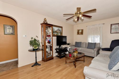 1314 Tappan St, Bull Valley, IL 60098-2453
