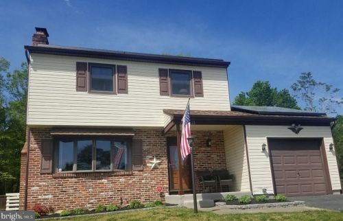21 Fox Chase Dr, Blenheim, NJ 08012-4465