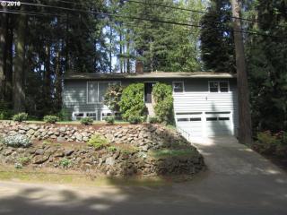 3240 Underwood Dr, Portland, OR 97225-4245