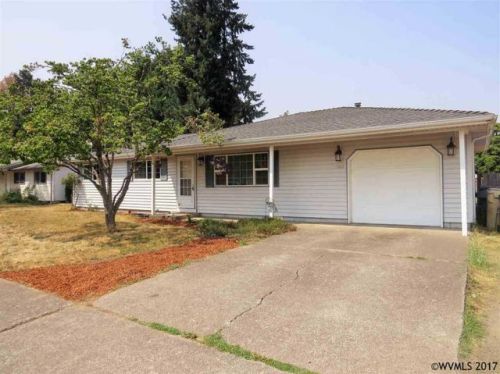 1025 Sherman St, Lebanon OR  97355-1445 exterior