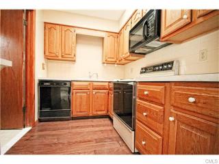6 Timberlane Dr, Huntington CT  06484-1954 exterior