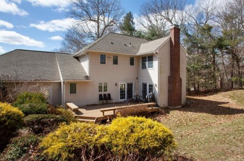 39 Charing Rd, Wapping CT  06074-2228 exterior