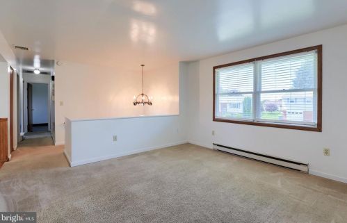 3077 Todd Ln, Lancaster PA  17601-1350 exterior