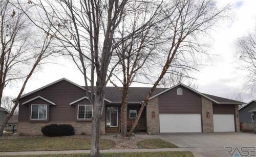 409 Switch Grass Trl, Corson, SD 57005-2523