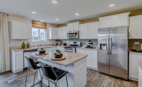 2027 Greenview Dr, Bull Valley, IL 60098-7005