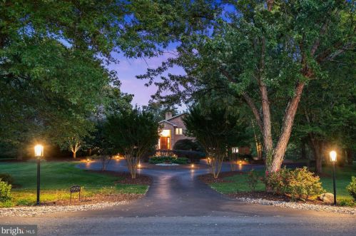 10029 Crawford Ln, Nokesville, VA 20181-1404
