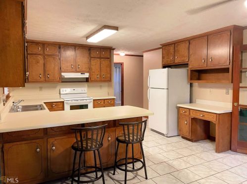 307 Cedar St, Stockbridge GA  30281-3890 exterior