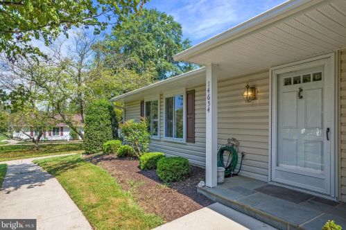 14654 Kelmscot Dr, Silver Spring, MD 20906-1843