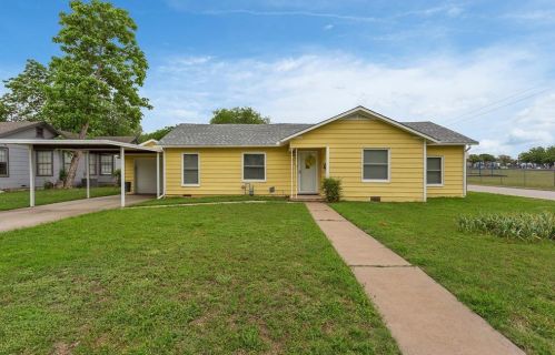 9000 Rowland Dr, Fort Worth TX  76108-2225 exterior