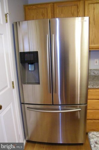 6406 Andrew Matthew Ter, Springfield VA  22150-7826 exterior