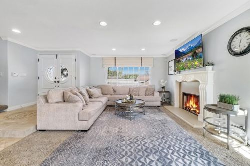 6128 Baja Dr, Anaheim CA  92807-4048 exterior