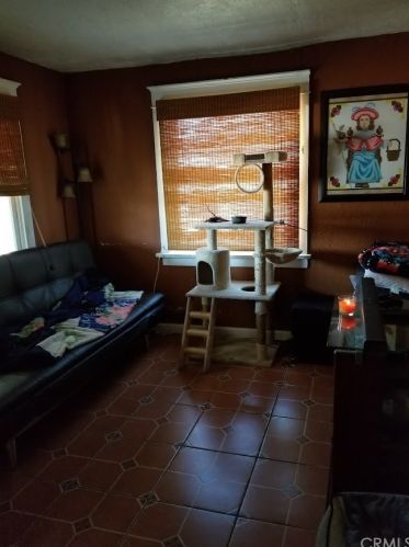 422 N St, Colton, CA 92324-3230