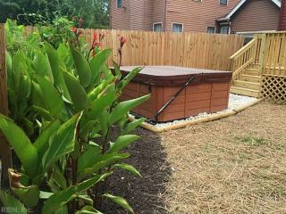 1349 Ghent Commons Dr, Norfolk VA  exterior