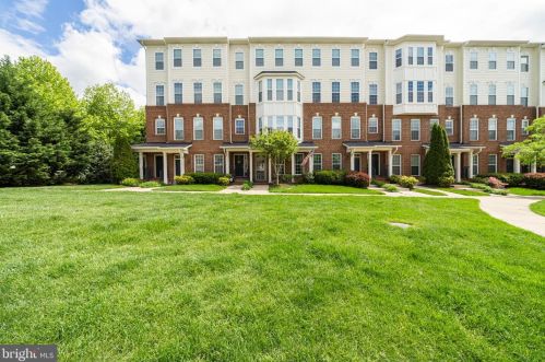 19195 Winmeade Dr, Leesburg, VA 20176-6520