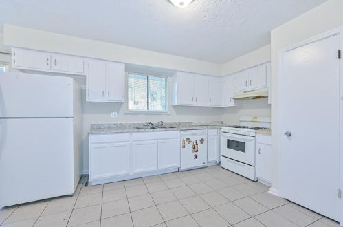 2843 Woodfield Dr, Rex GA 30273-2004 exterior