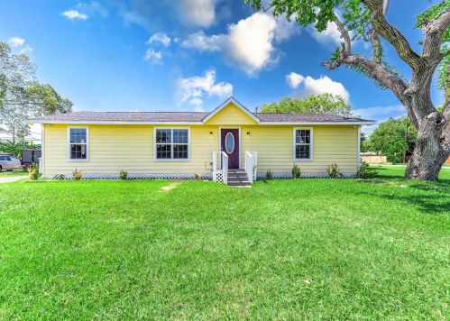 327 6th St, Morgans Point TX  77571-4905 exterior