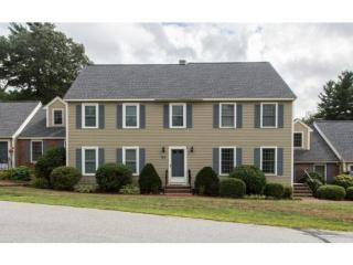 10 Seaver Brook Ln, Plaistow, NH 03865-2551