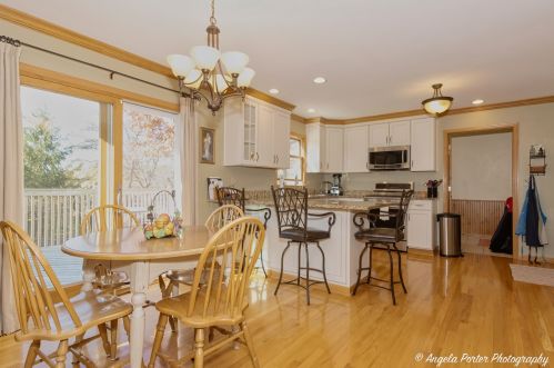 802 Elm St, Pingree Grove IL  60140-8367 exterior