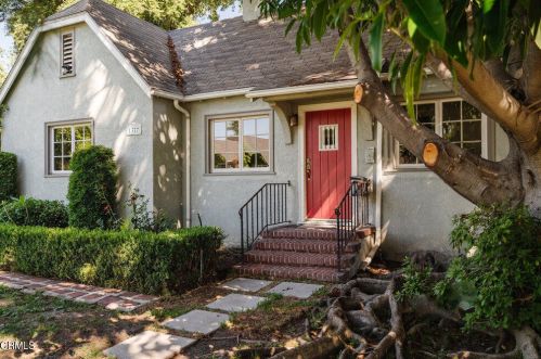 1377 Sonoma Dr, Altadena, CA 91001-3250