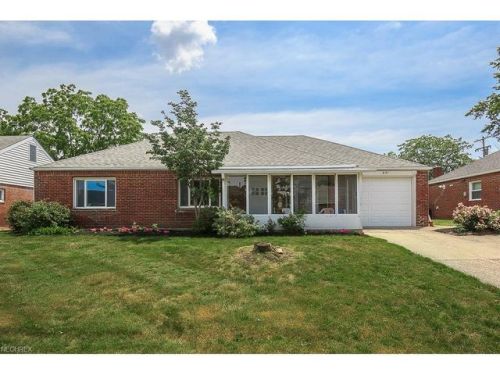 691 Willow Dr, Cleveland OH  44131-3225 exterior