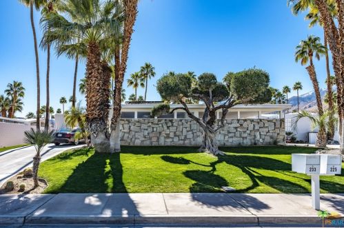 233 Canyon Vista Dr, Palm Springs, CA 92264-9322