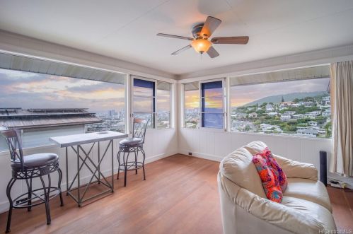 1541 Alencastre St, Honolulu, HI 96816-1903