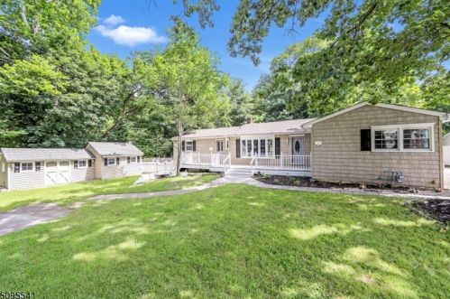 32 Stansfield Pl, Paterson NJ  07508-1672 exterior