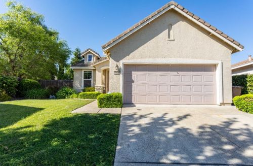 10120 Lambeau Ct, Elk Grove, CA 95757-2521